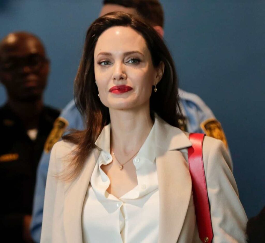 Angelina Jolie Height | Fascination with Celebritie Physical
